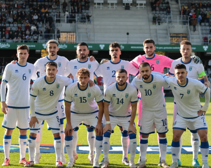 Vijon përgatitja, dy prej futbollistëve stërviten të vecuar