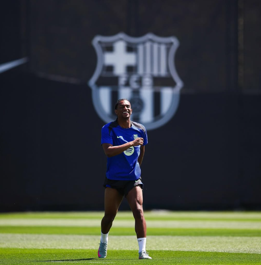 Barcelona përgatitet për El Clasico, tre lojtarë