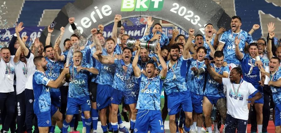 Fabregas, një emër tjetër I cili mund të jetë në krye