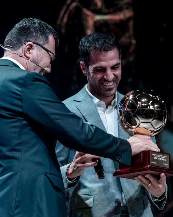 Fabregas, një emër tjetër I cili mund të jetë në krye