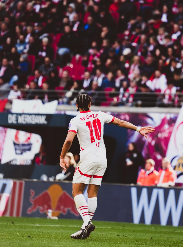 Simons larg Leipzig sezonin e ardhshëm, afrim te Bayern