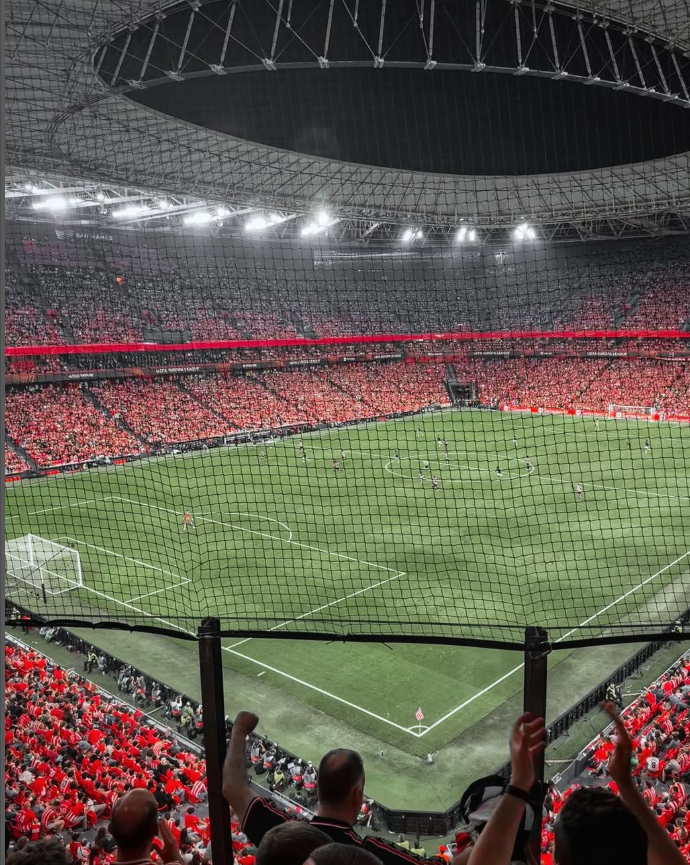 Manchester shkëlqen në Europa League, fiton