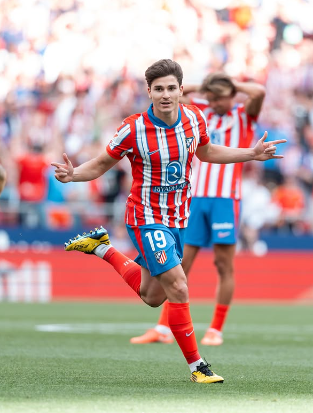 Vendoset, Julian Alvarez larg Atletico Madrid