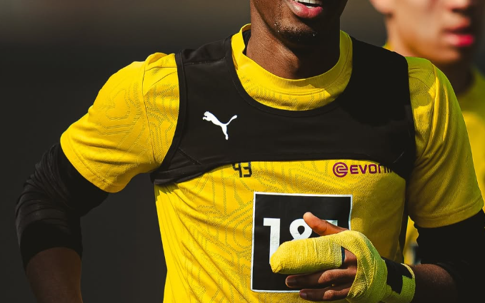 Chelsea nuk arrin të marrë një konfirmim nga Borussia Dortmund për Gittens