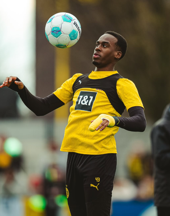 Chelsea nuk arrin të marrë një konfirmim nga Borussia Dortmund për Gittens