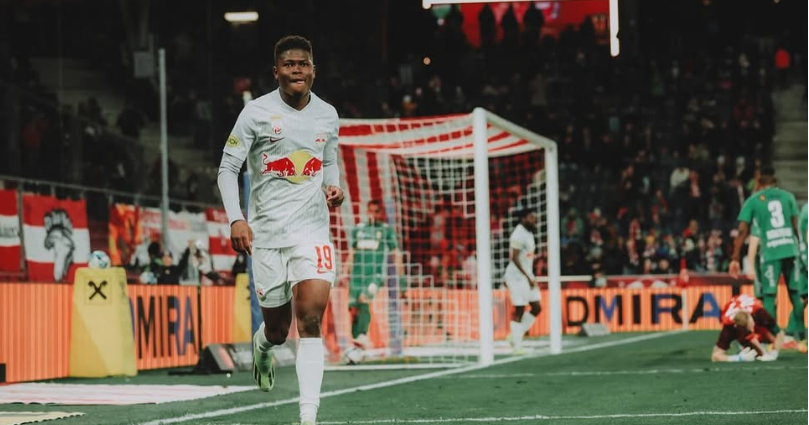 Konate, vendos në presion përsëri Liverpool