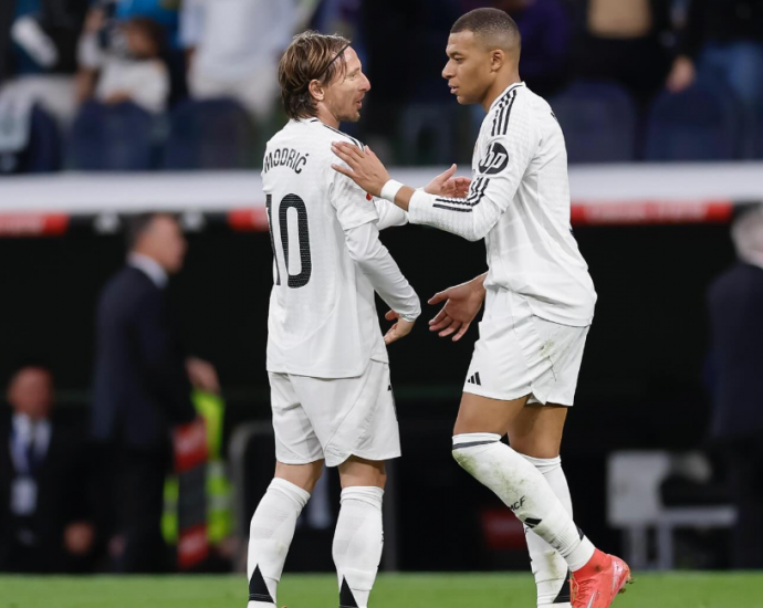 Mbappe, do të ketë mundësinë e numërit legjendar