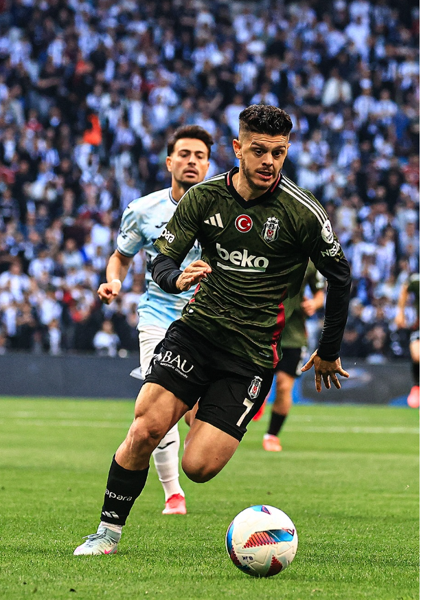 Milot Rashica drejt një rikthimi në Bundesligë