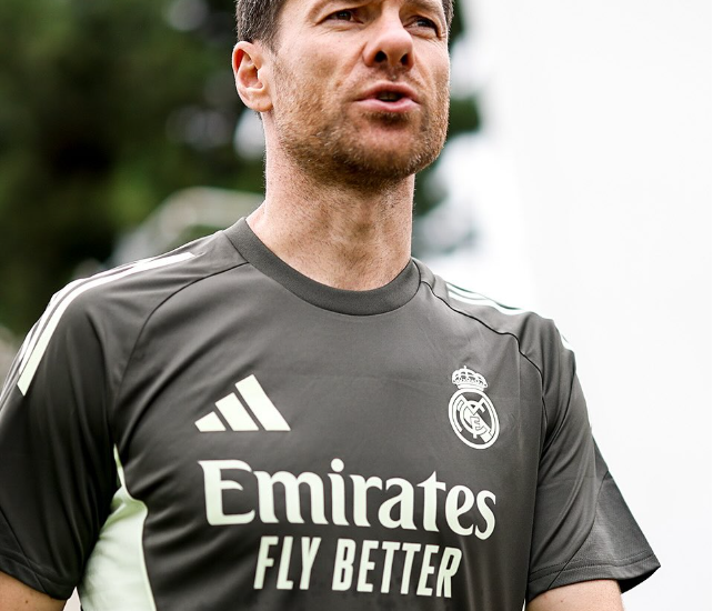 Tifozët e Real Madrid, shohin ndryshim në pergatitjen mes dy trajnerëve