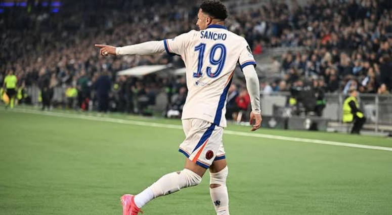 Sancho rikthehet te United, tre opsionet e karrierës