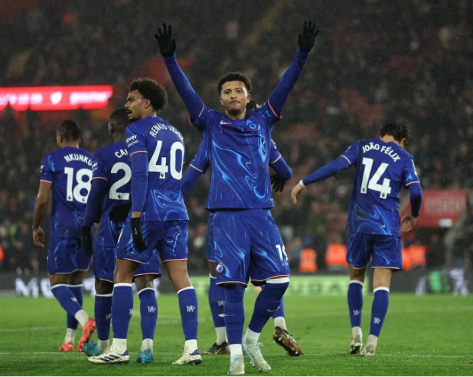 Jadon Sancho, larg United sezonin e ardhshëm
