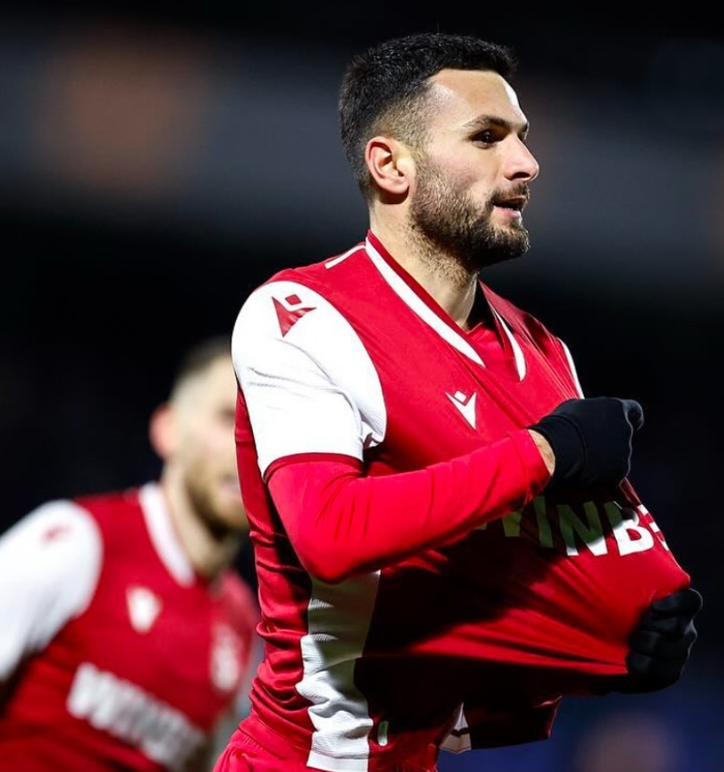 Lumbardh Dellova rinovon kontratën më CSKA Sofia