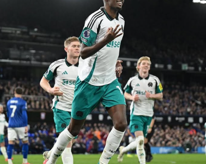 Isak, lëvizja që po bën Newcastle për shërbimin e tij