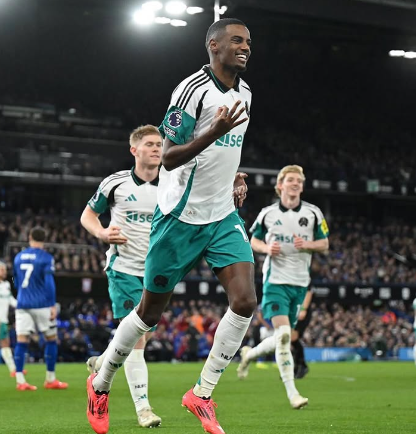 Isak, lëvizja që po bën Newcastle për shërbimin e tij