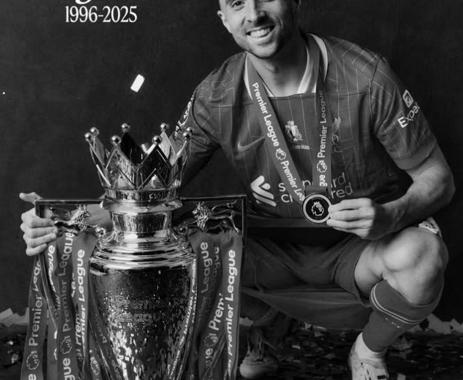 Liverpool, përjetëson fanellën e Jotës