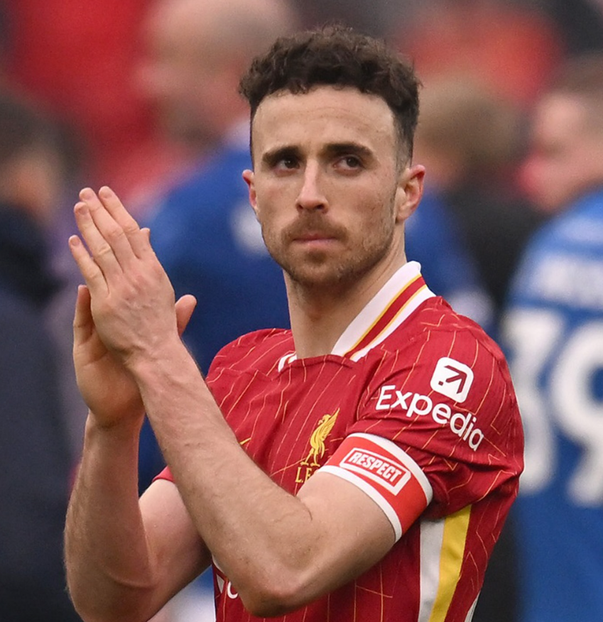 Liverpool, përjetëson fanellën e Jotës