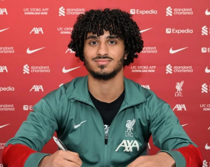 Talenti 18 vjecar nënshkruan me Liverpool