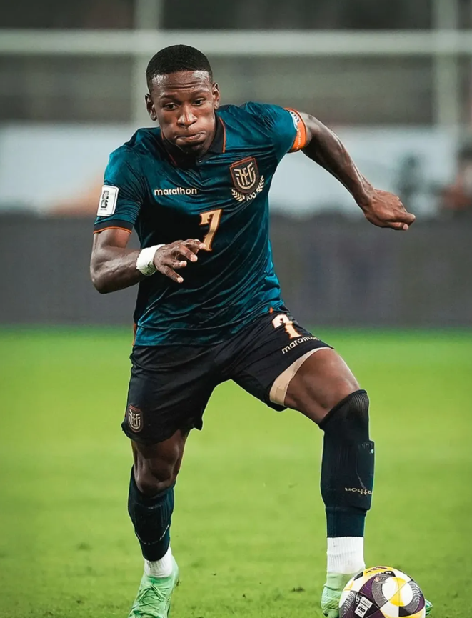 Pervis Estupinan, kryen kalimin në Milan