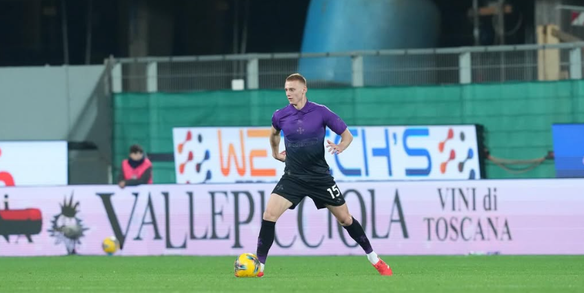 Manchester United drejt mbrojtësit në Serinë A