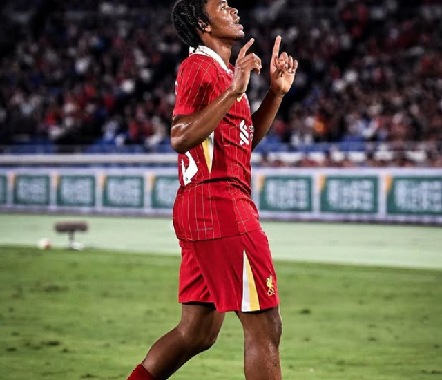 16 vjecari vendos një rekord me shënimin e tij në Liverpool