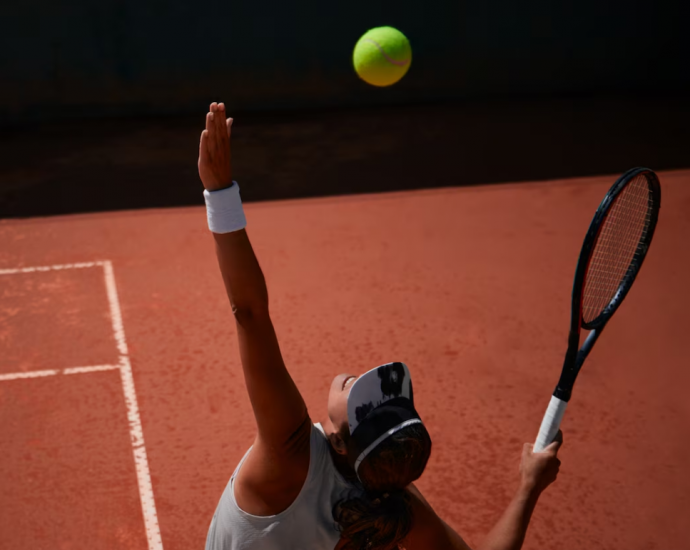 Tenis, pse topat janë ngjyrë e verdhë