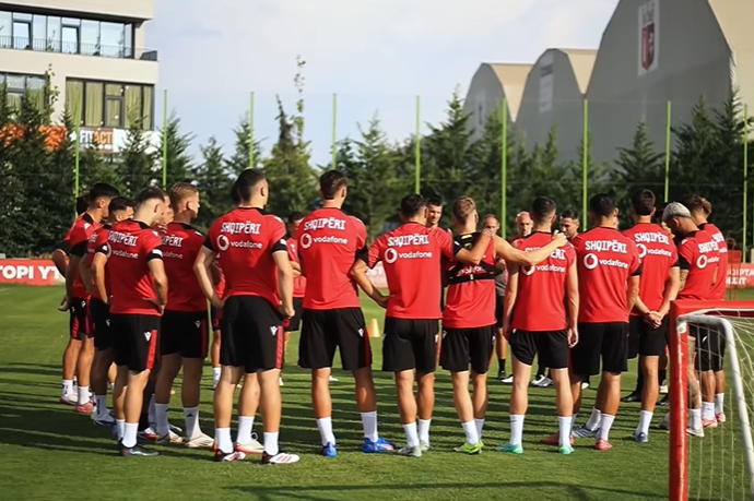 Përballja me Letoninë, përgatitja e ekipit Shqiptar