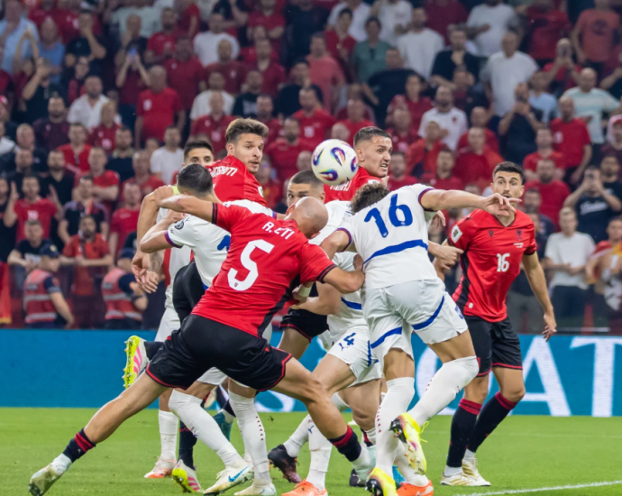 FIFA, kartoni I gjelbër një rregull I rri në futboll