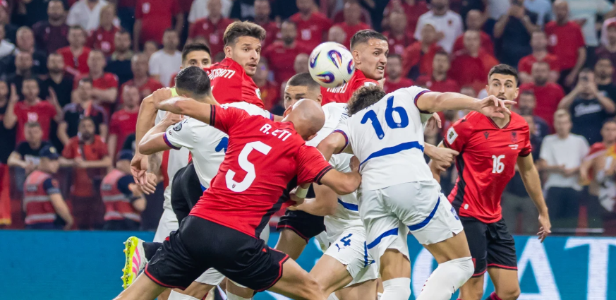 FIFA, kartoni I gjelbër një rregull I rri në futboll