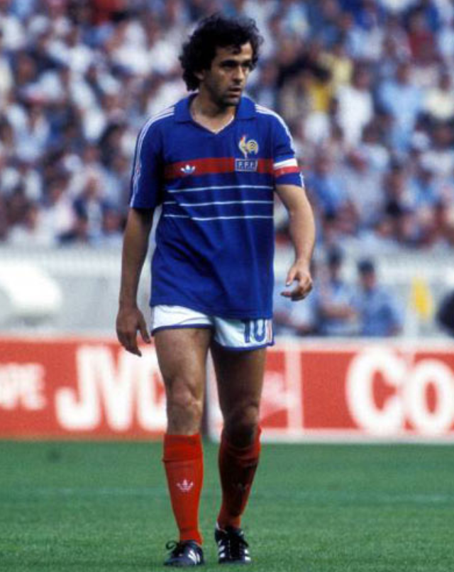 Historiku i fitoreve të Topit të Artë nga Francezët