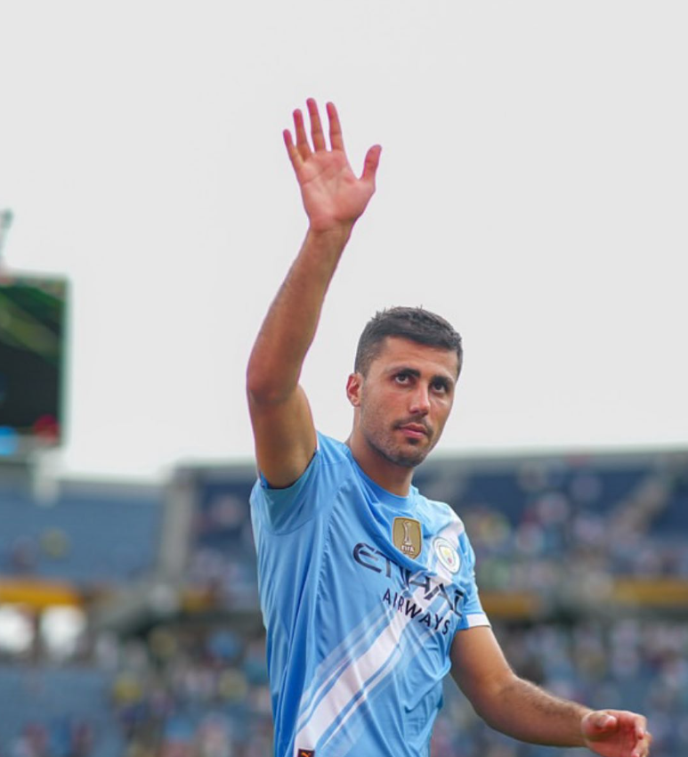 Rodri me një kontratë të re, kërcënon Real Madrid