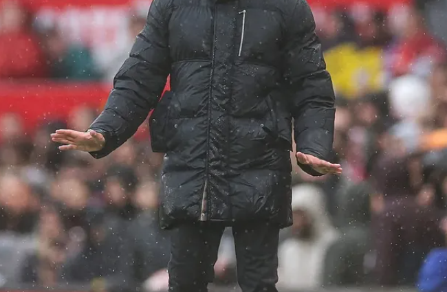 Dyshime, Amorim ditët e numëruara në United