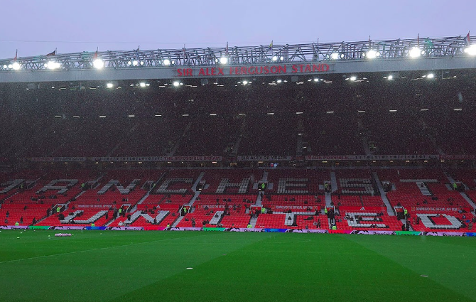 Manchester United mund të përfitojë prej shërbimit të yllit të Juventus