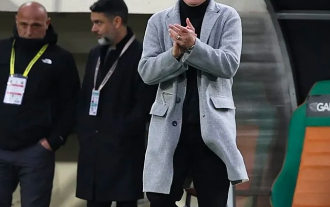 Feberbahce ndërmer një hap pas shkarkimit të Mourinhos