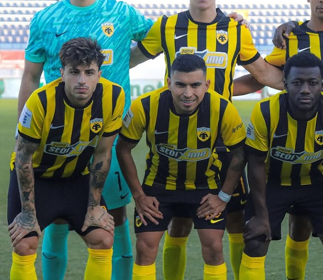 Strakosha luan një rol deciziv në fitoren e AEK