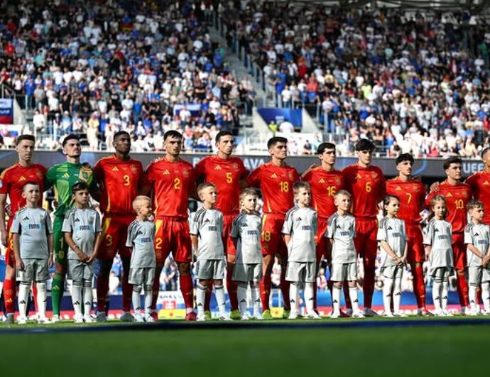 Ylli I Arsenal me dëshirë për të ndryshuar kombësi, shkak Botërori