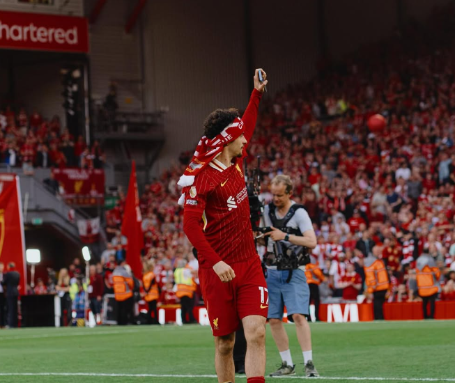 122 pasime në një ndeshje, ylli i Liverpool vendos rekord