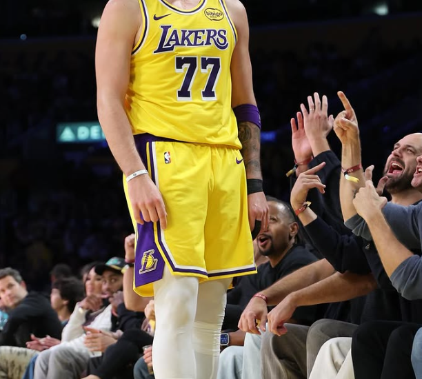 Luka Doncic shkruan historinë në NBA