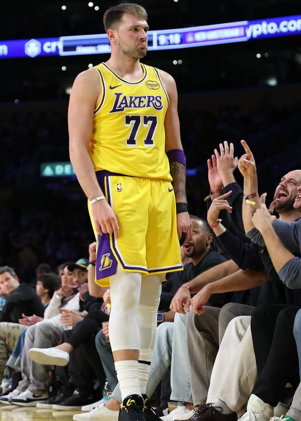 Luka Doncic shkruan historinë në NBA