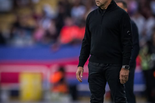 Flick, indinjatë me dy lojtarë pas humbjes me Sevillia