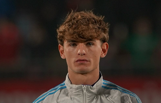 Fabregas I sigurt për të ardhmen e Nico Paz