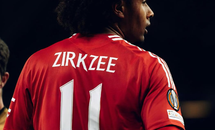 Zirkzees prej janarit pjesë e rivalit të Manchester United