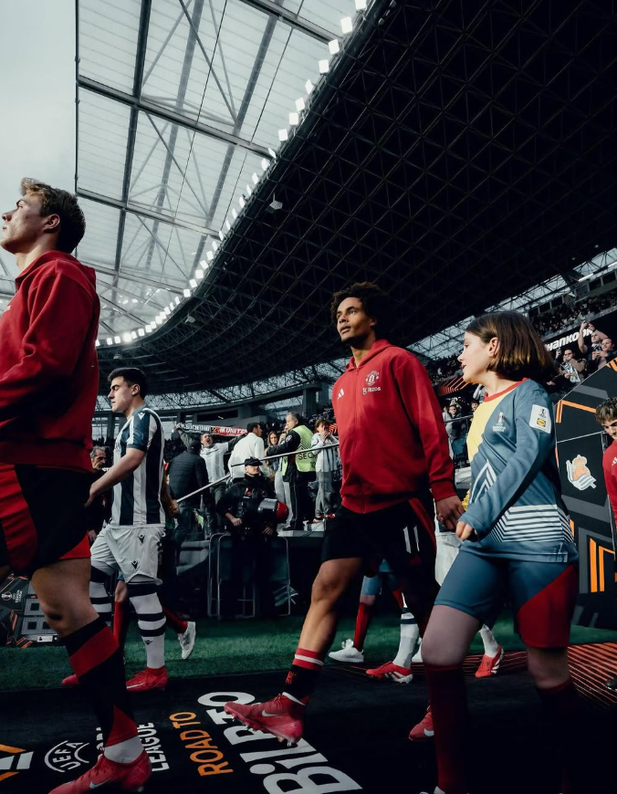 Zirkzees prej janarit pjesë e rivalit të Manchester United