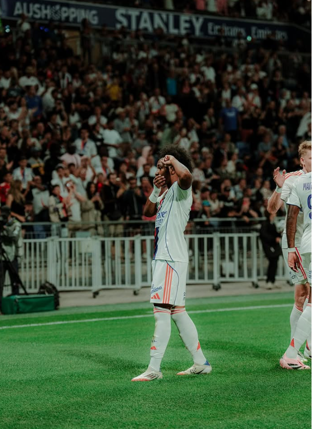 Përmirësimi I sulmit Barcelona shkon drejt Lyonit