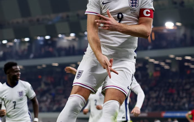 Kane thyhen në Tiranë rekordin e Pele