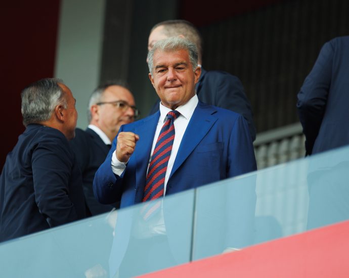 Laporta kërkon shërbimin e Haaland përpara zgjedhjeve