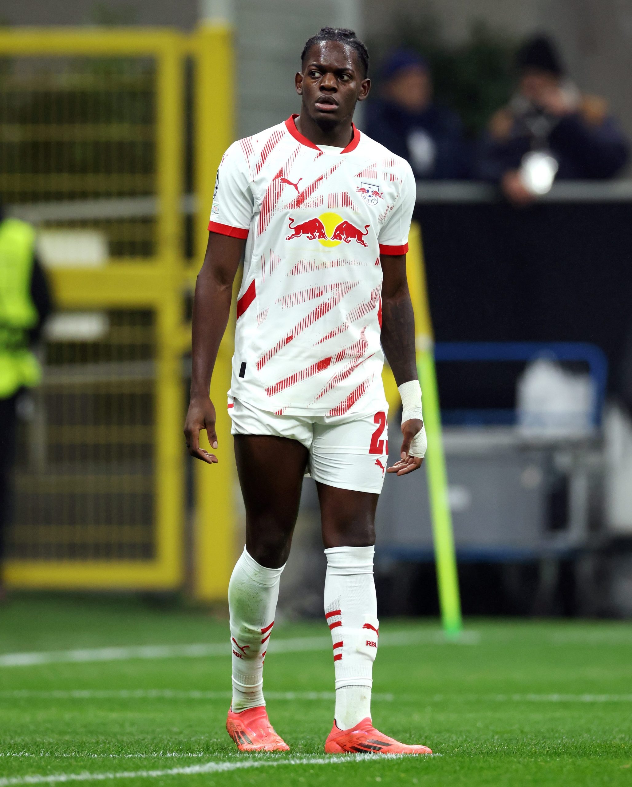 Lukebas, ylli që po ndiqet nga top klubet