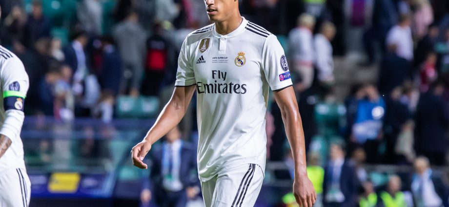 Raphael Varane dëshiron kthimin e tij në Real Madrid