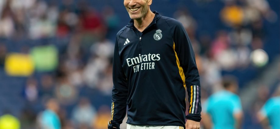 Real Madrid me sytë drejet Zinedine Zidane