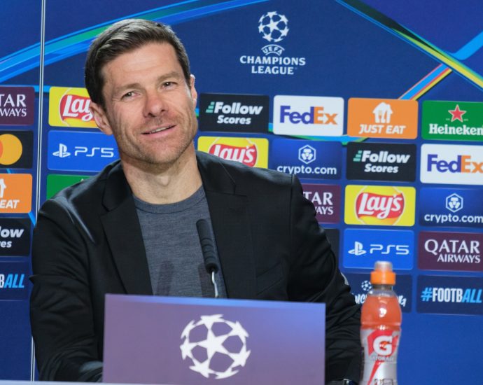 Tre futbollistë jashtë planeve të Alonsos