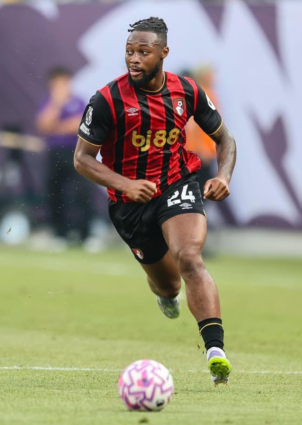 Ylli I Bournemouth, vendos në garë City dhe Liverpool